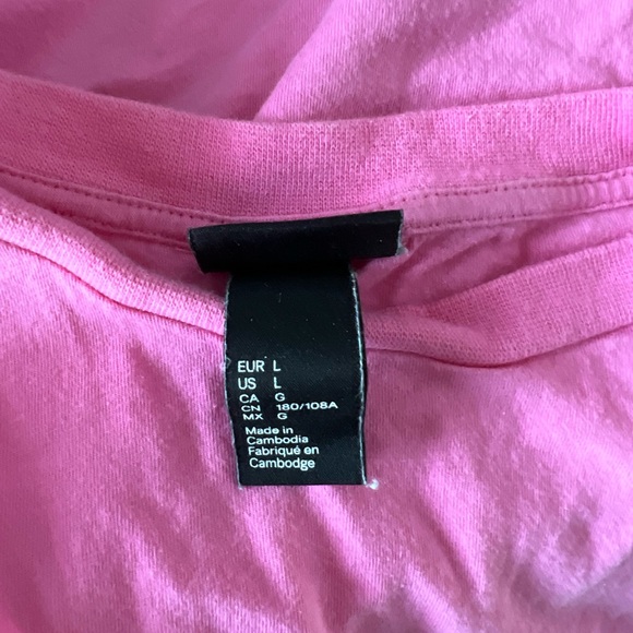 H&M pink t-shirt with one pocket in front. Size L - Picture 3 of 6